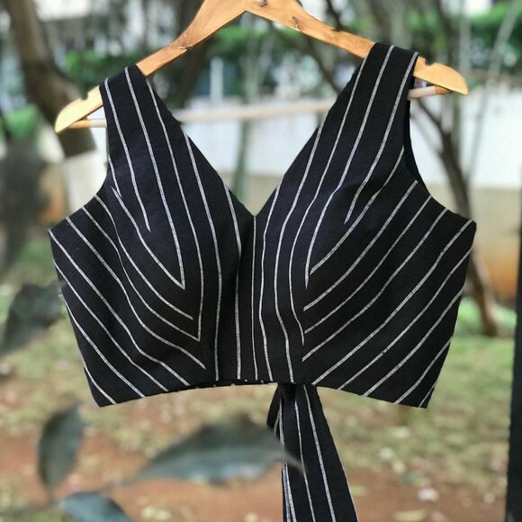 BLACK COTTON BLOUSE - Picture 6 of 6